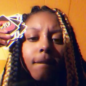 Meet your Posher, Tia